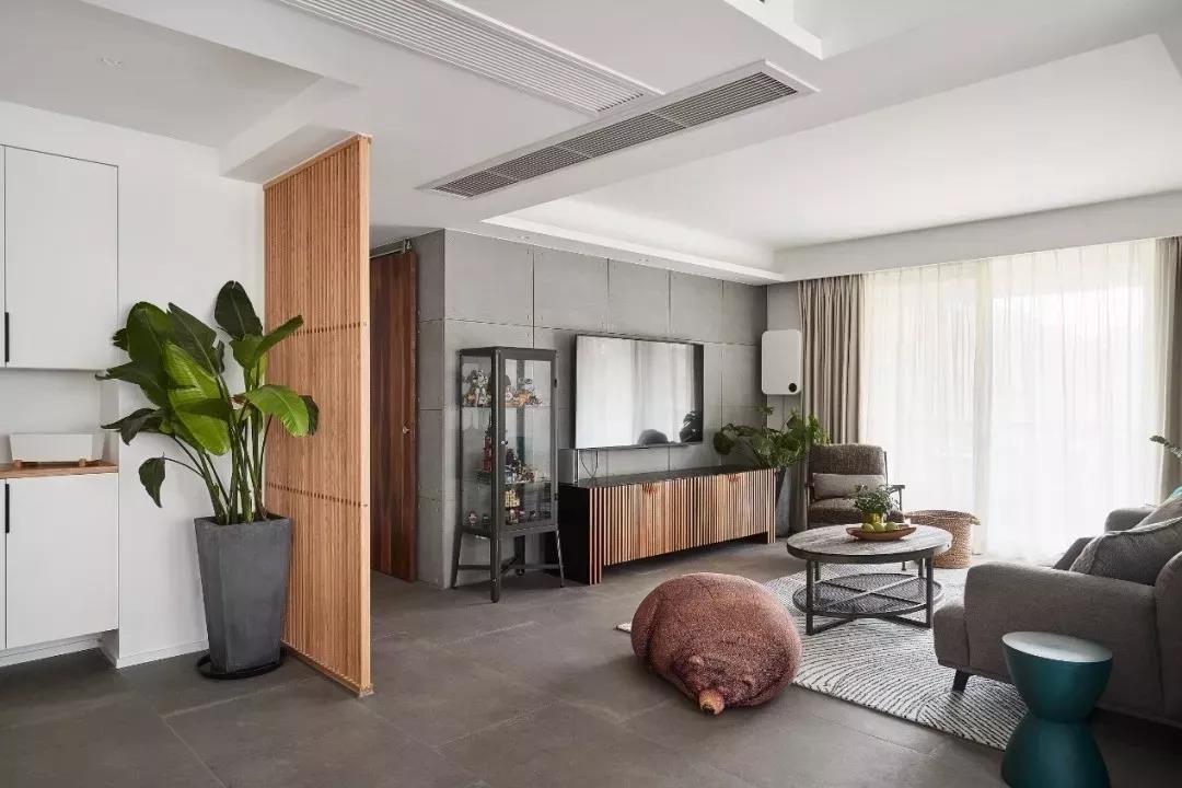 【红杉树装饰】127平简约风，用白、木和灰色打造舒适感