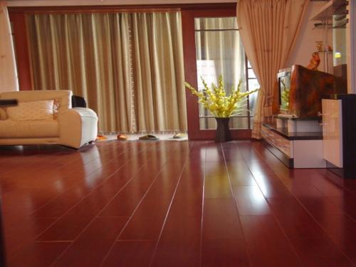 给地板打蜡需要几个步骤?这些注意事项关乎打蜡结果! 给地板打蜡需要几个步骤?这些注意事项关乎打蜡结果!